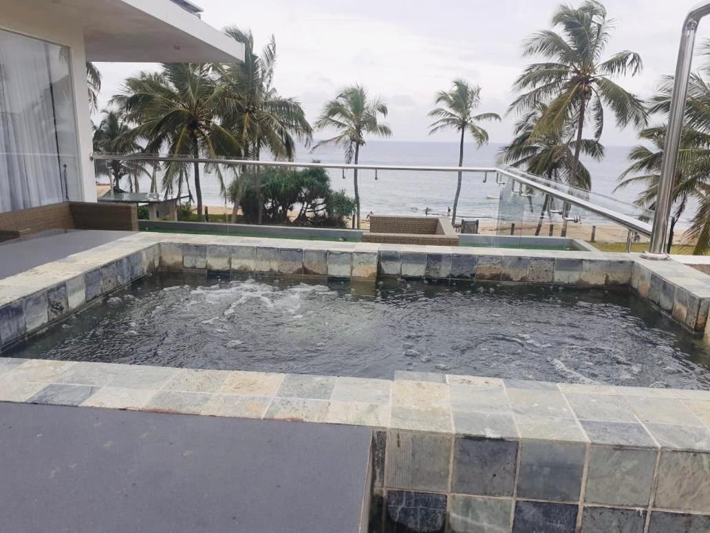 The Lighthouse Negombo Hotel Buitenkant foto