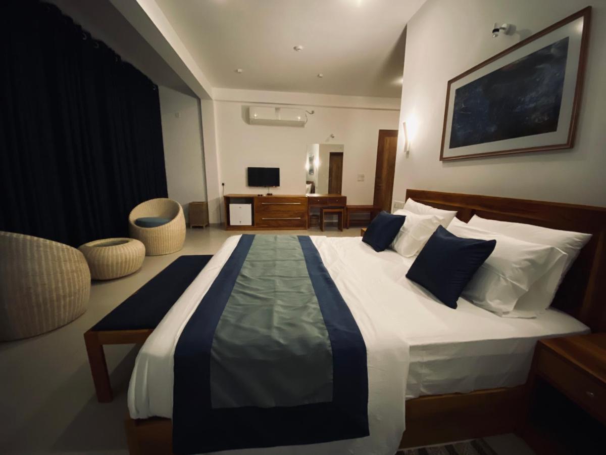 The Lighthouse Negombo Hotel Buitenkant foto