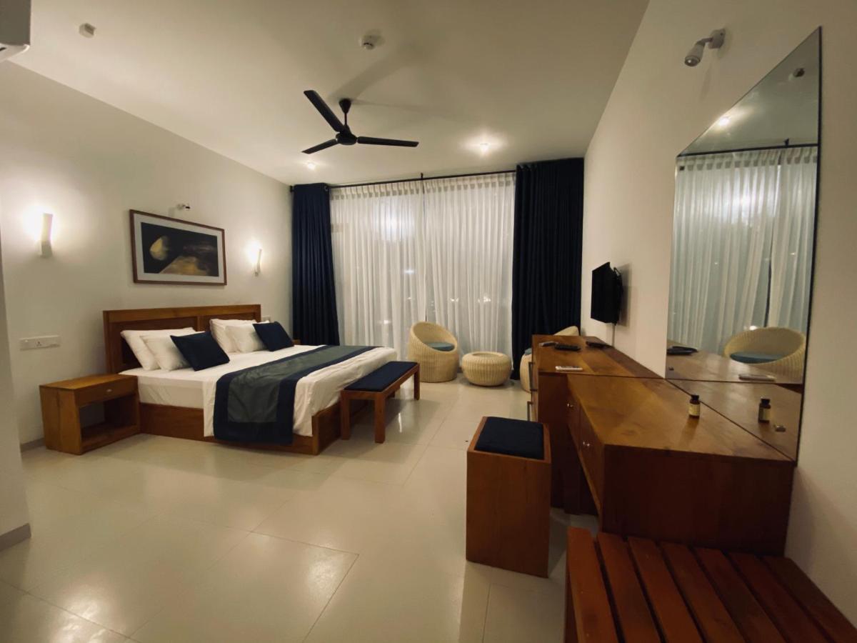 The Lighthouse Negombo Hotel Buitenkant foto