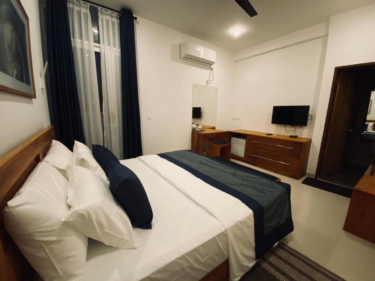 The Lighthouse Negombo Hotel Buitenkant foto