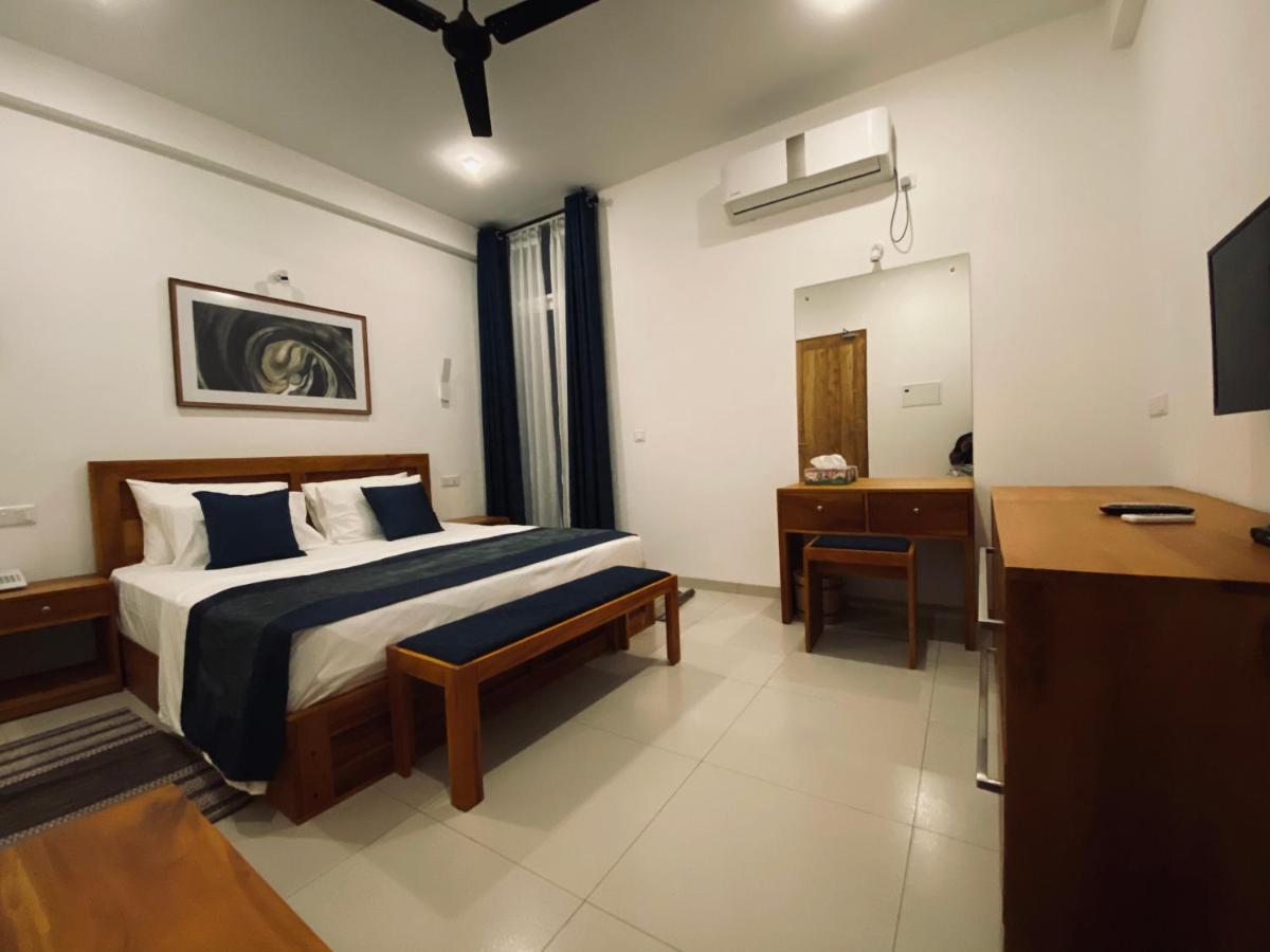 The Lighthouse Negombo Hotel Buitenkant foto